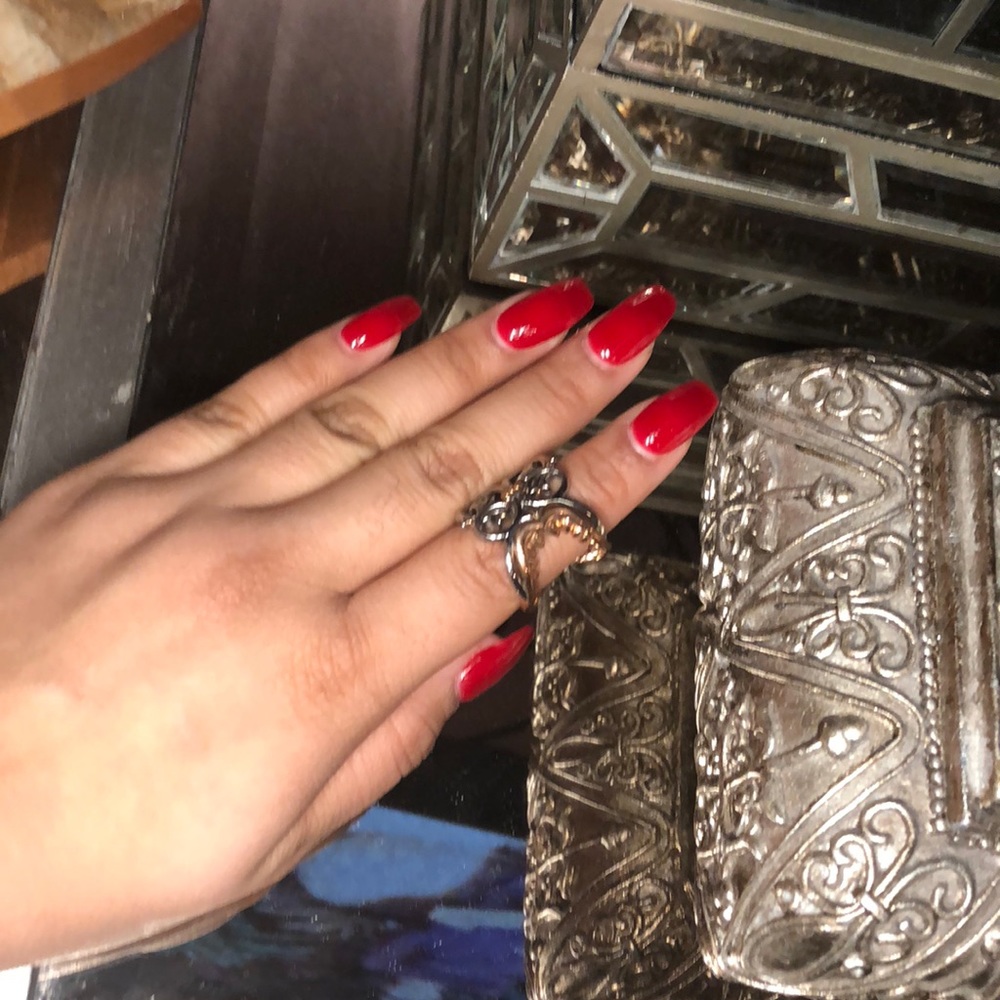 Shark ring